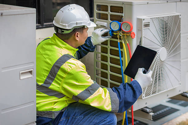 Professional Hvac technician working in Hampshire, IL